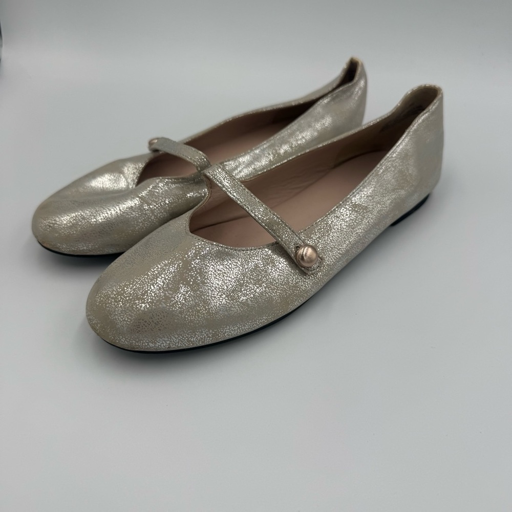 Ruby & Bloom Gold Shimmer Flat Shoes.  Size 4.5